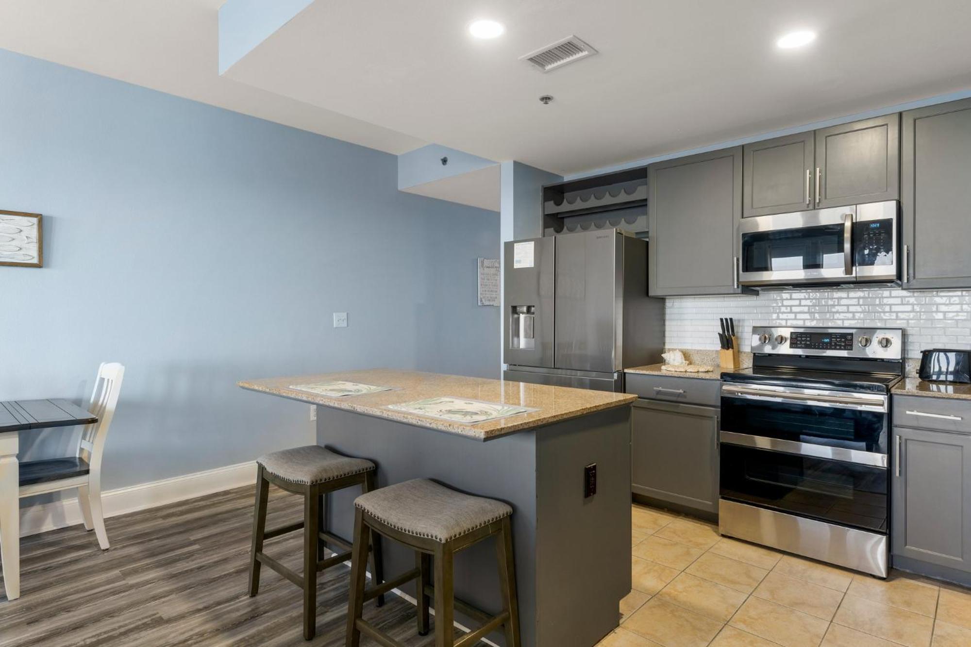 Holiday home Shell Yeah At Laketown Wharf #730 By Nautical Panama City Beach